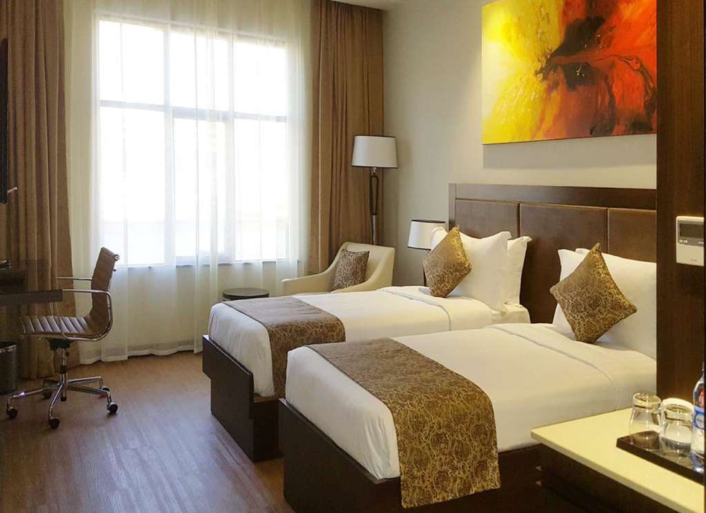 Отель Doubletree By Hilton 4*